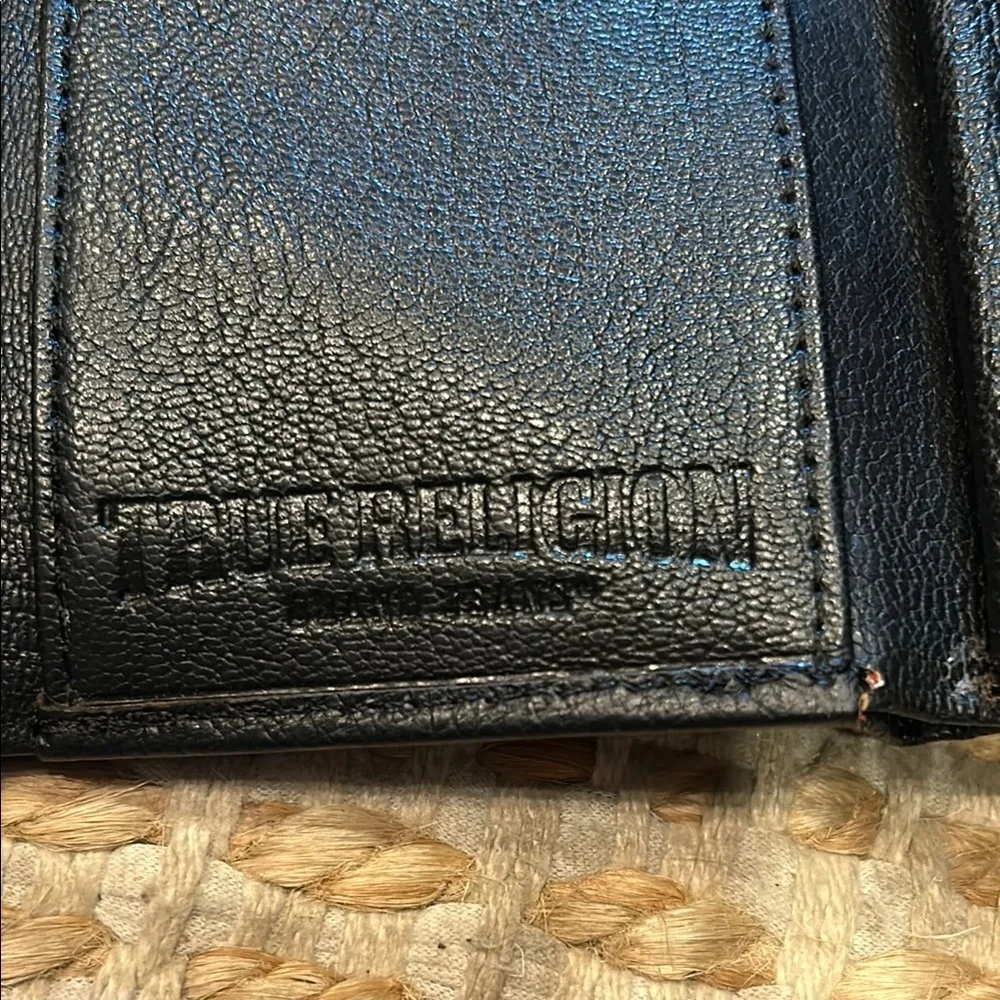 True Religion Black Key Card Holder with Horseshoe Emblem-tri-fold
